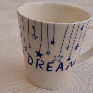 Dream coffee mug. White and blue